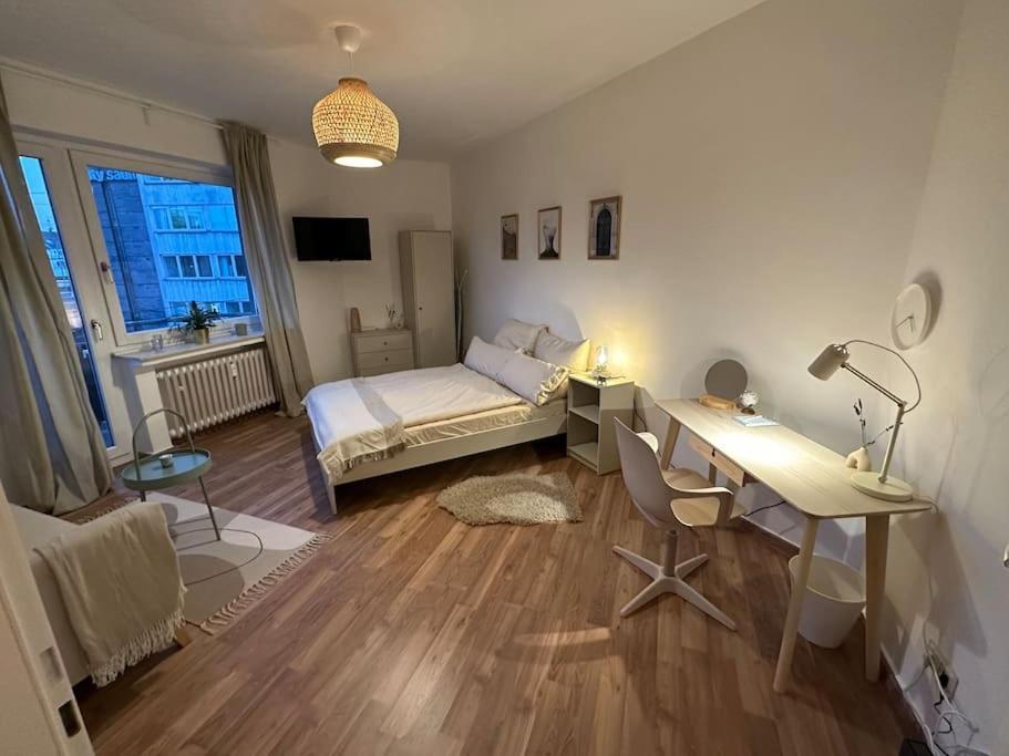 Mit Wohnkuche & Balkon Apartment Dusseldorf